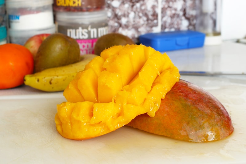 Jak oloupat a nakrájet mango