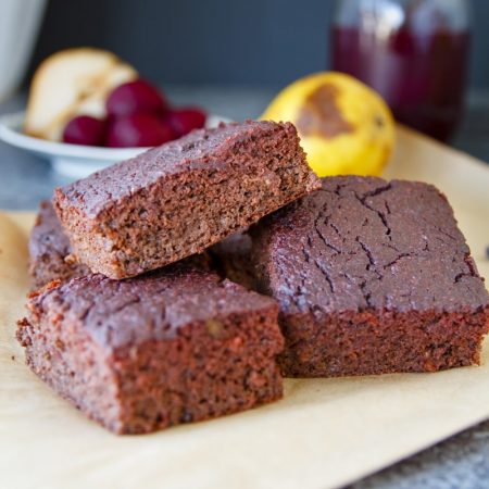 Zdravé brownies řepa hrušky - recept Bajola