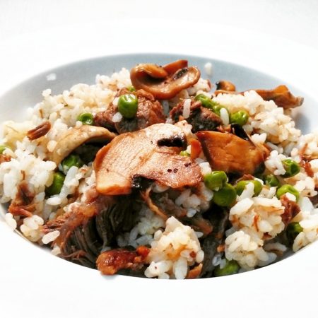 Fitness hovězí rizoto s hráškem a žampiony - zdravý recept Bajola Fitness hovězí rizoto s hráškem a žampiony - zdravý recept Bajola