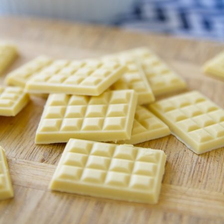 Fitness domácí bílá čokoláda bez cukru - zdravý recept Bajola