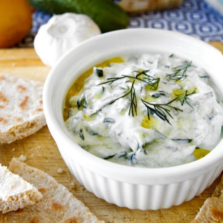 Fit řecké okurkové tzatziki - recept Bajola