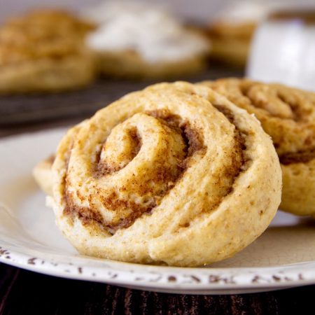 Fit skořicoví šneci z kynutého těsta recept Bajola