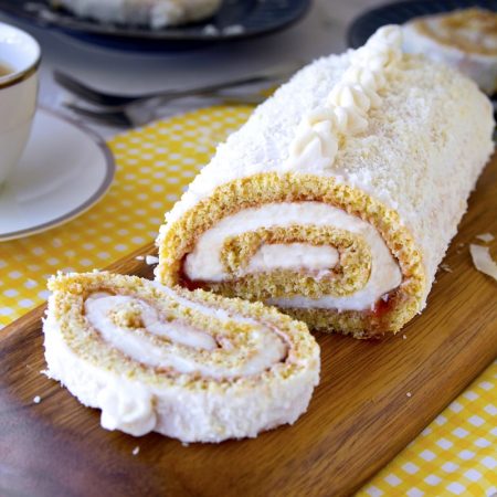 Fit piškotová kokosová roláda - recept Bajola