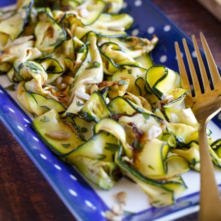 Zdravý cuketový salát - recept Bajola