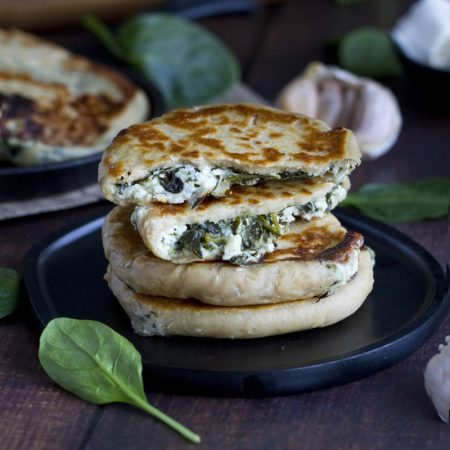 Zdravé špenátové plněné placky - recept Bajola Zdravé špenátové plněné placky - recept Bajola